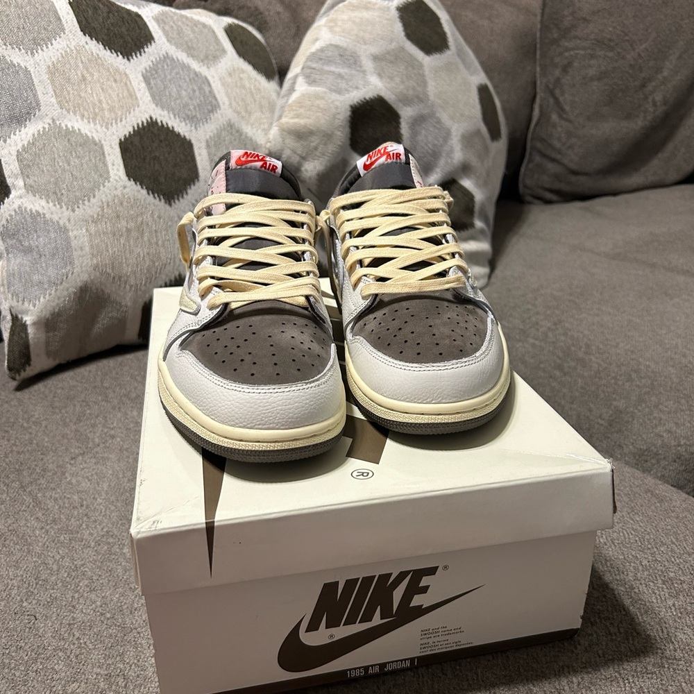 Travis Scott Air Jordan 1 Reverse Mocha